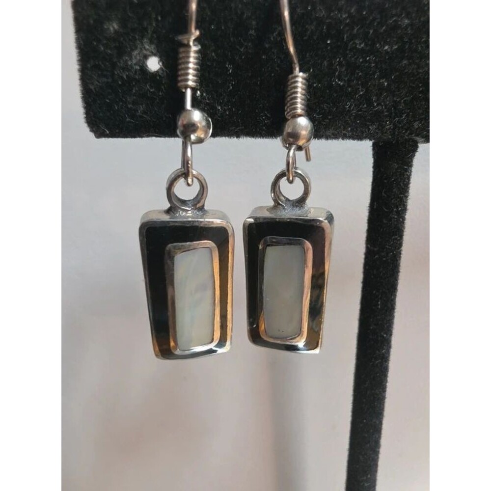 Vintage Modernist Inlay Earrings Mother of Pearl Black/Resin Onyx